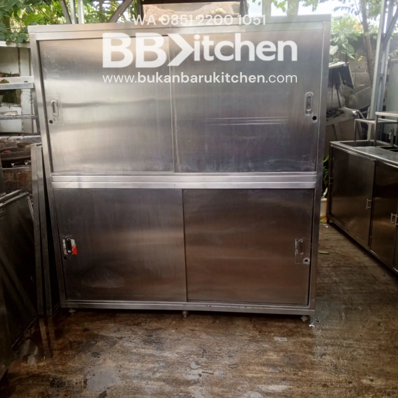 Double kabinet ambalan atas bawah dengan pintu sliding ukuran 175x77x192