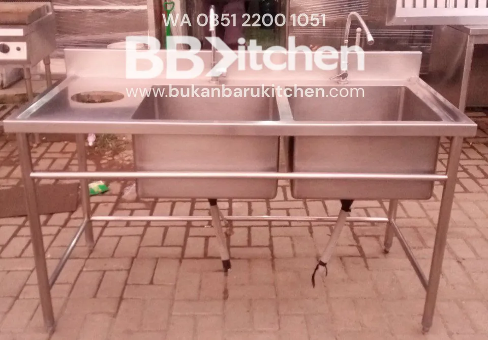Double Sink Stainless Steel dengan Lobang Pembuangan - Ukuran 150 x 70 x 85 cm