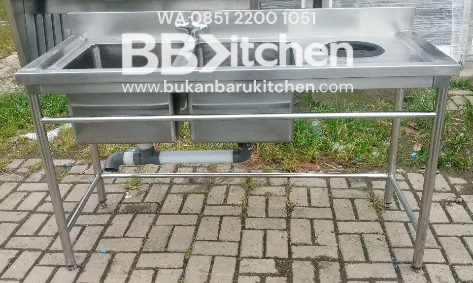 Double Sink Stainless Steel dengan Sayap Pembuangan 150x60 cm