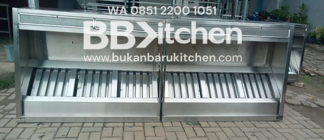 Hood Stainless Steel dengan Filter dan Saklar - P 300 x L 105 x T 40/50 cm