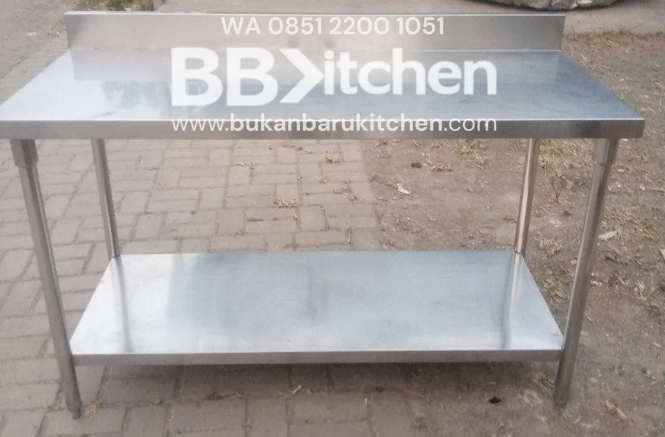 Meja 2 Susun Stainless Steel dengan Backsplash Ukuran 140 x 60 x 85 cm