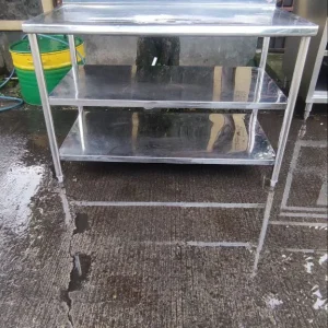 Meja 3 Susun Stainless Steel dengan Backplash Ukuran 116x65x85