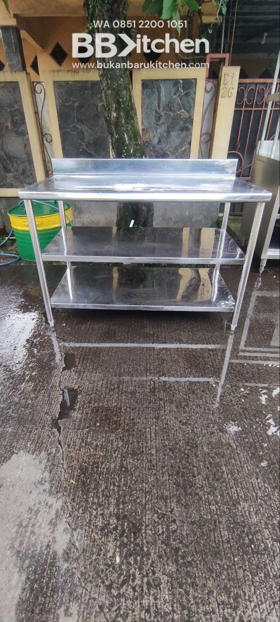 Meja 3 Susun Stainless Steel dengan Backplash Ukuran 116x65x85