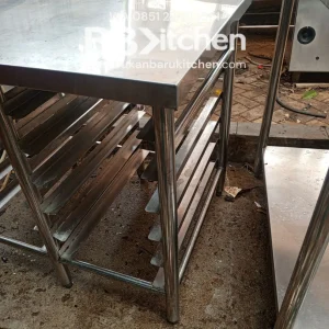 Meja Bekry Ukuran 85x70x80 dengan Tray 12