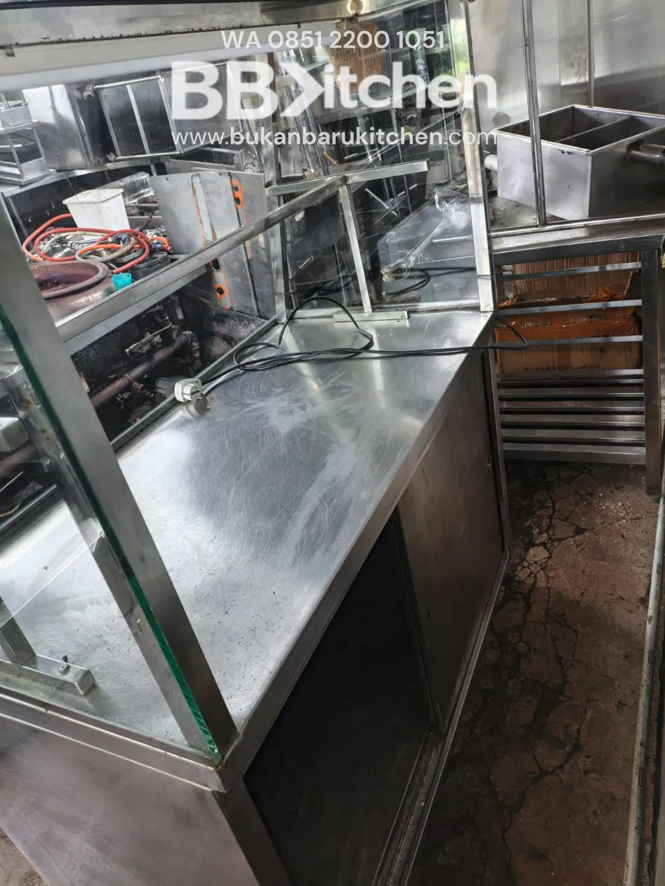 Meja Kabinet Stainless dengan Etalase Kaca 120x70x80 - Image 2