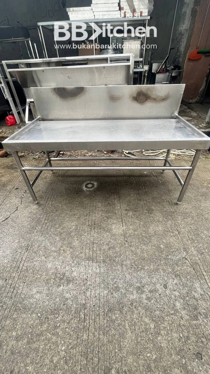 Meja Kompor Stainless 150x72x67 dengan Beckplash 27 cm