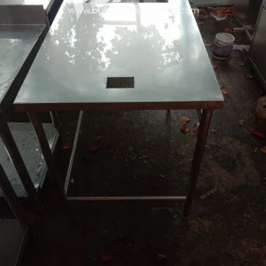 Meja Stainless 1 Susun dengan Lubang Tengah 200x75x85