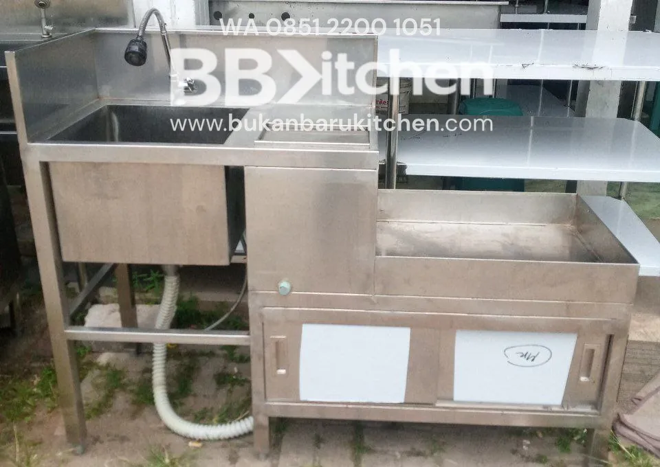 Single Sink dengan Ice Bin dan Kabinet Kecil P 140 x L 50 x T 85/60 cm