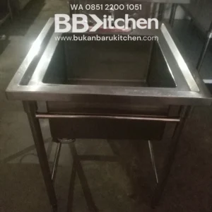 Single Sink Stainless Steel dengan Kran Hot & Cool P 70 x L 75 x T 85 cm