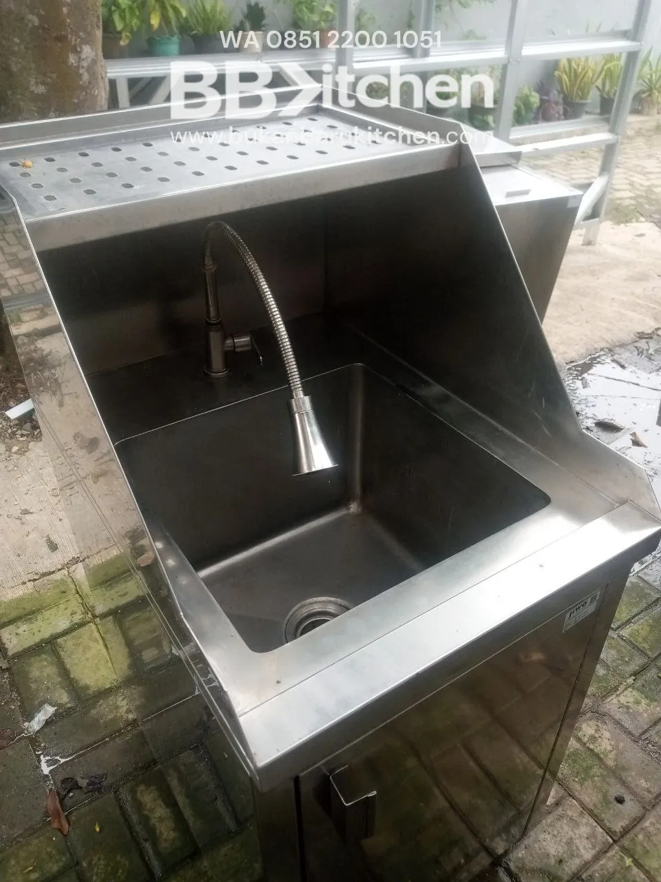 Single Sink Stainless Steel dengan Rak Tirisan P 50 x L 70 x T 85 cm