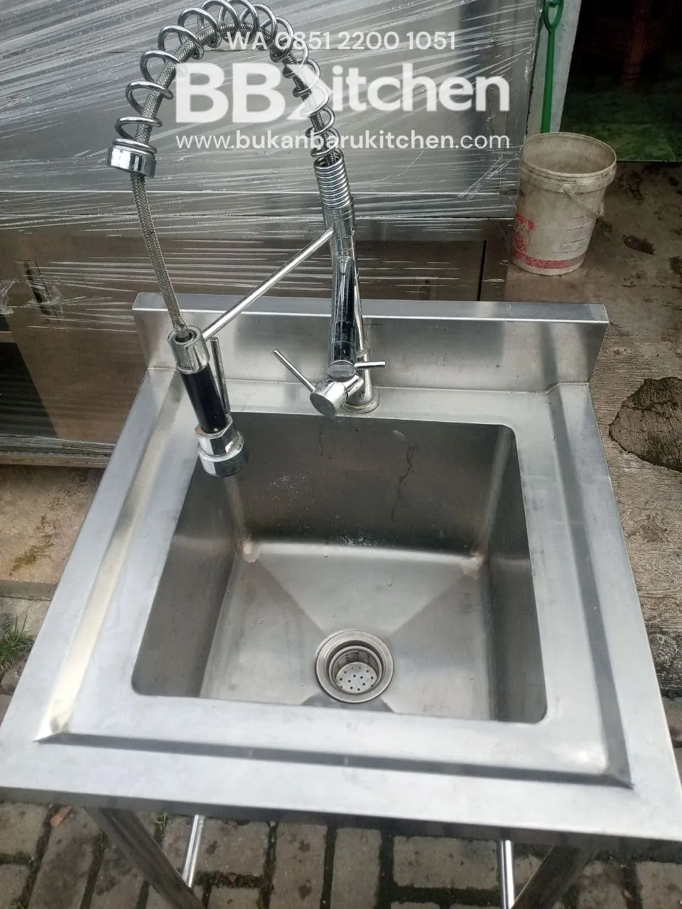 Single Sink Stainless Steel with Kran Belalai - P 60 x L 60 x T 85 cm
