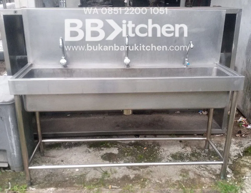 Sink Stainless Steel 1 Lobang dengan 3 Kran P 150 x L 45 x T 80 cm