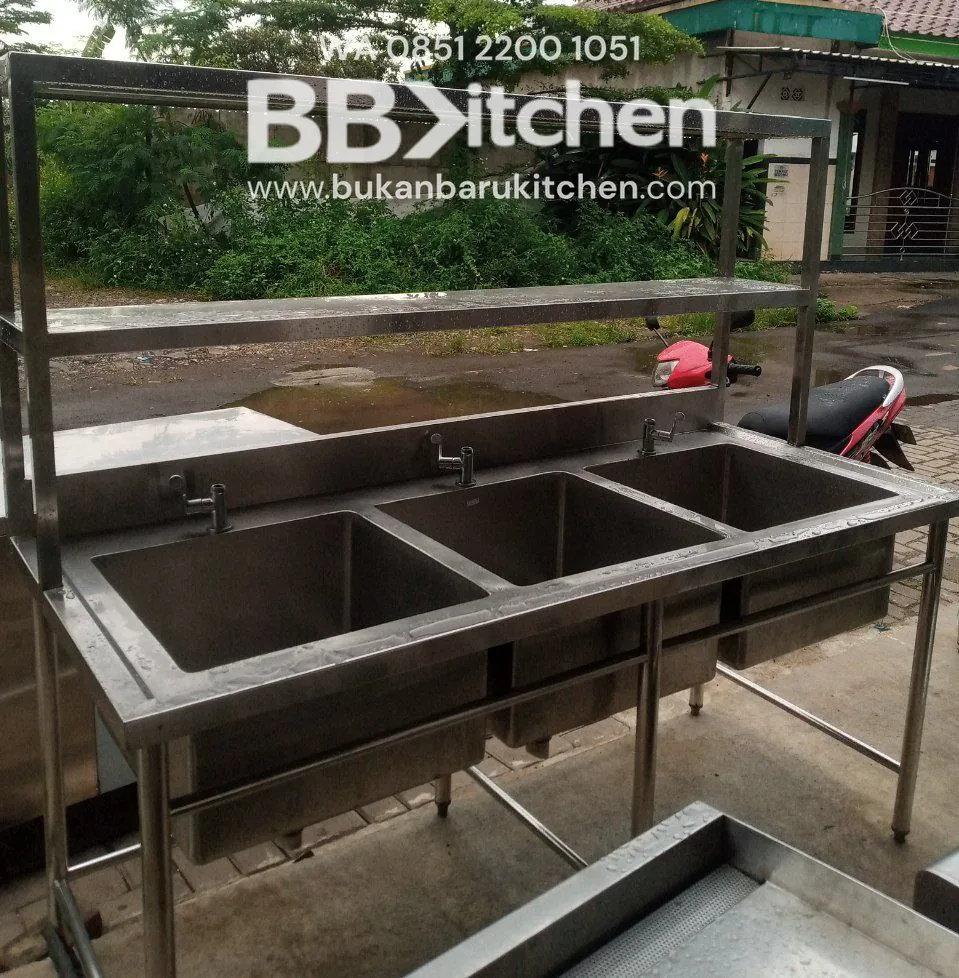 Triple Sink Stainless Steel dengan Upper Shelf P 180 x L 75 x T 85 cm