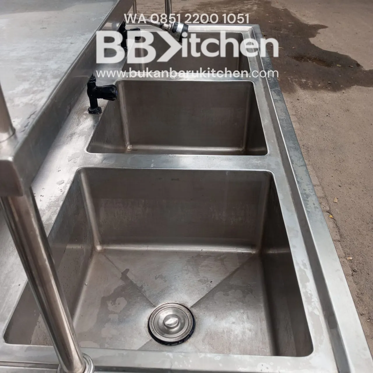 Triple Sink Stainless Steel dengan Upper Shelf - P 180 x L 75 x T 85 cm