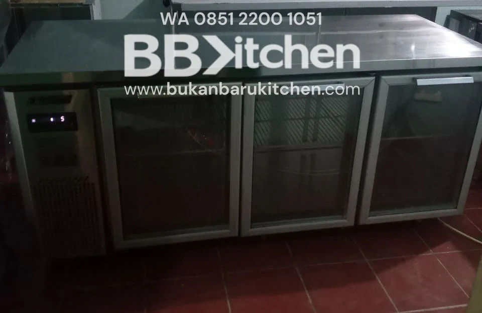Under Counter Chiller Glassdoor 3 Pintu Turbo Air P 180 x L 70 x T 84 cm