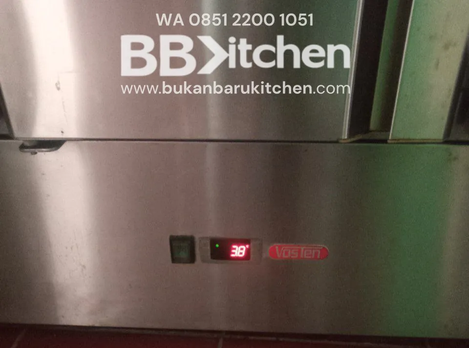 Under Counter Chiller Salad 3 Pintu VOSTEN 136x70x85 cm - Image 4