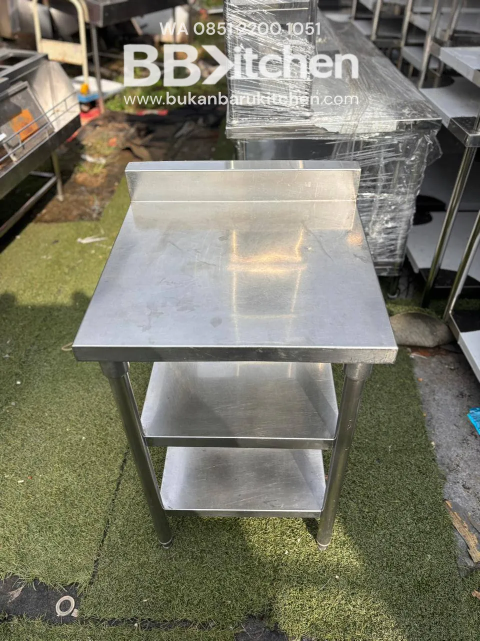 Meja 3 Susun Stainless Steel dengan Backsplash Ukuran 55x55x85 - Image 3
