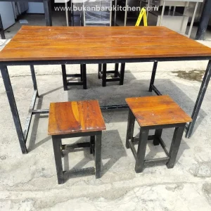 Meja dan Kursi Kafe Besi - P 146cm L 96cm T 78cm