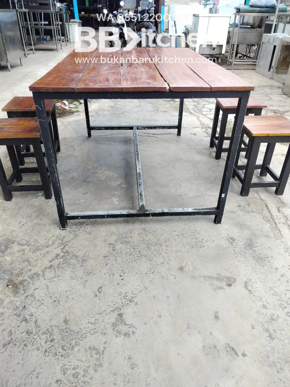 Meja dan Kursi Kafe Kaki Besi Ukuran P 146 L 96 T 78 - Image 4