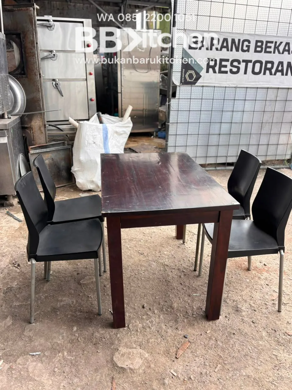 Meja Makan Kayu 110x70x75 untuk Resto dan Cafe - Image 2
