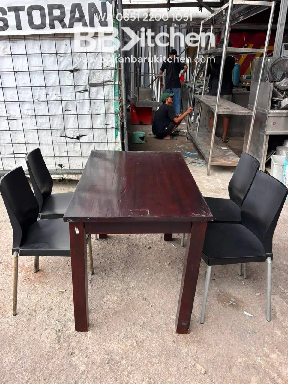 Meja Makan Kayu 110x70x75 untuk Resto dan Cafe - Image 3