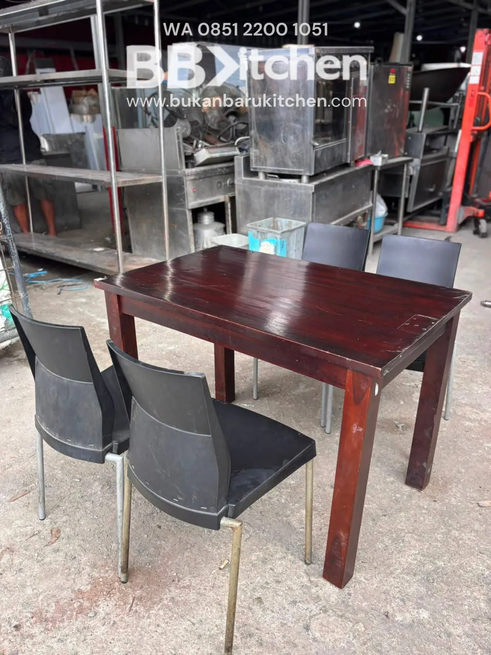 Meja Makan Kayu 110x70x75 untuk Resto dan Cafe - Image 4