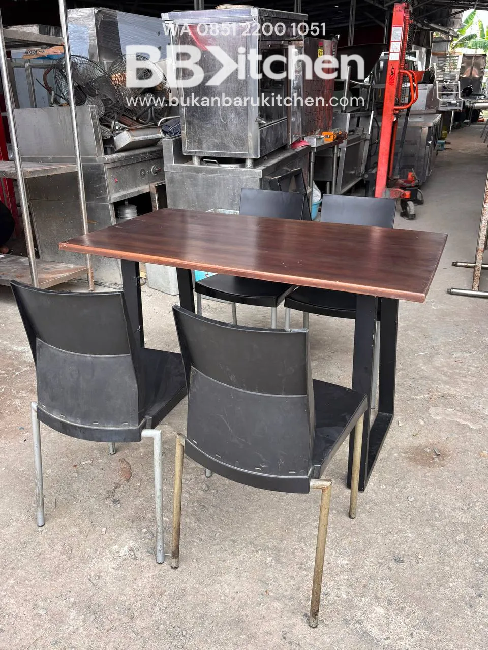 Meja Makan Kayu 120x70x80 dengan Kursi Fiber - 2 Set - Image 3
