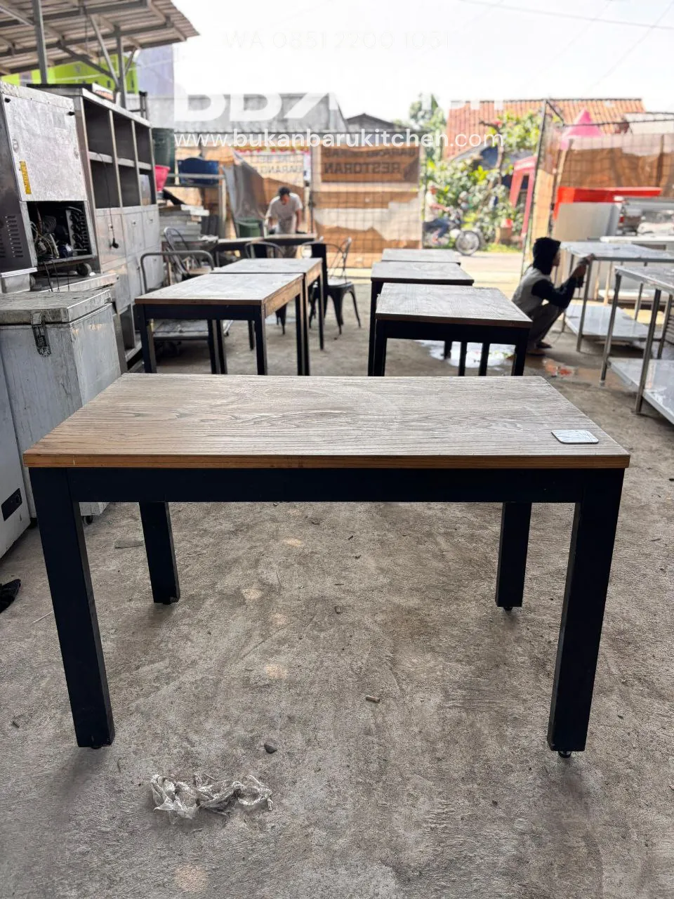 Meja Makan Kayu Solid Kaki Besi 120x63x67 - Image 4
