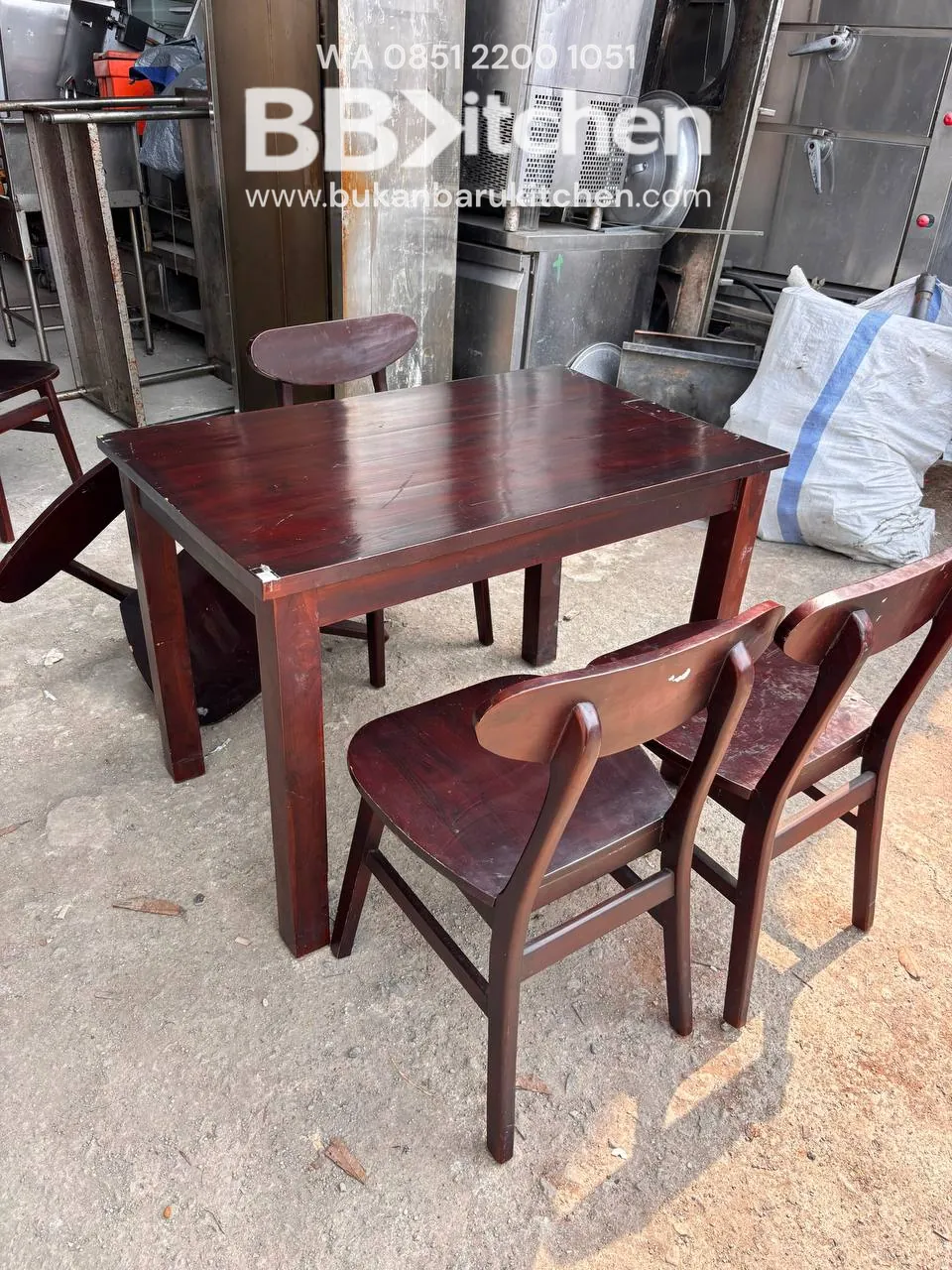 Meja Makan Kayu Ukuran 110x70x75 Bekas - Image 3