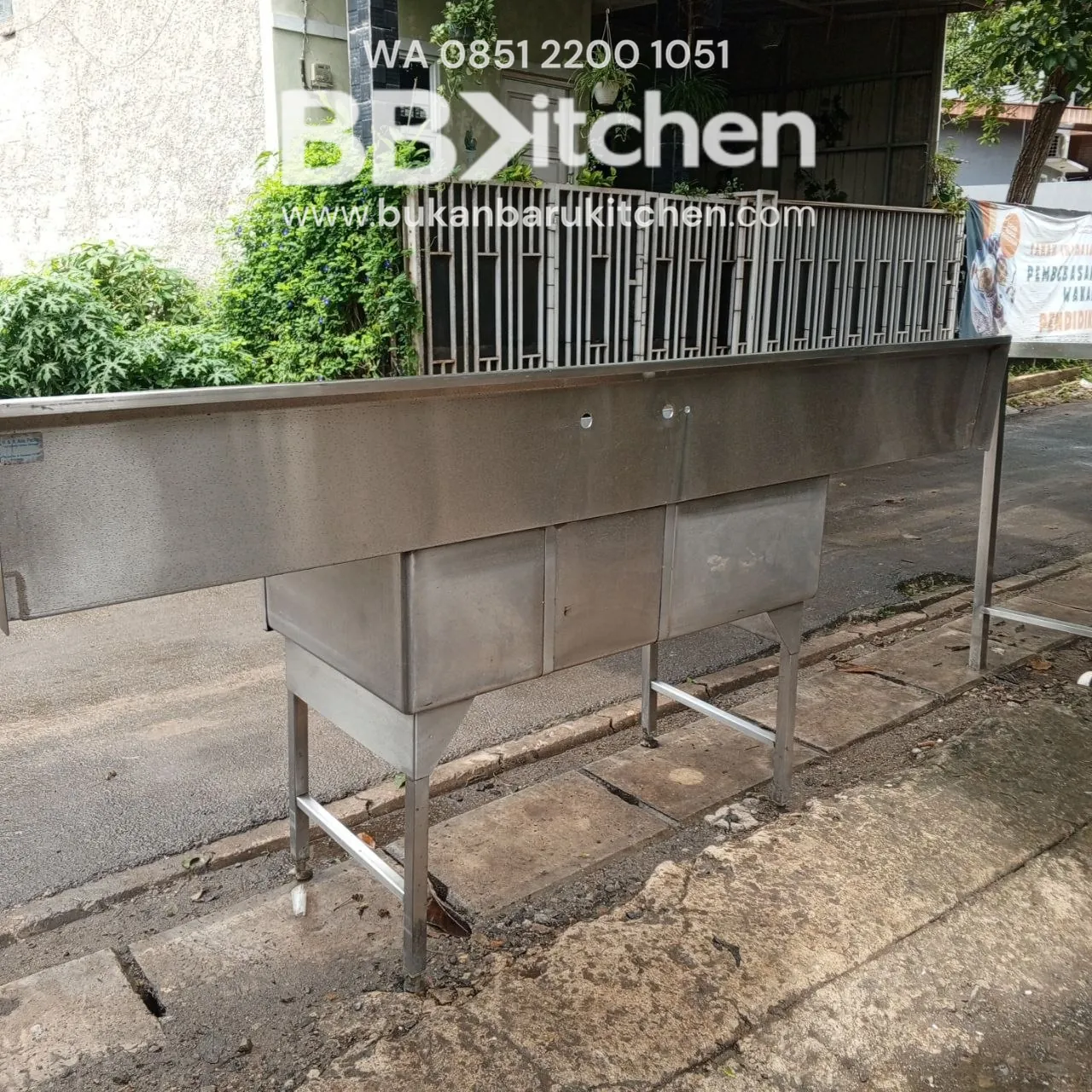 Meja Stainless 1 Susun 227x69x93 dengan Lobang 51x56x30 - Image 2