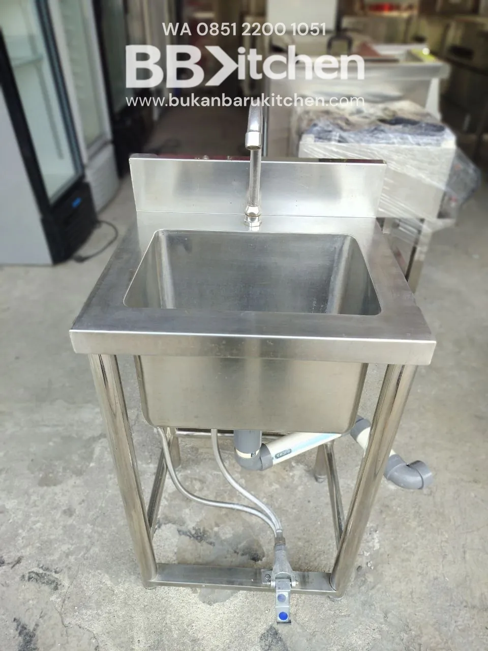 Singel Sink Mini dengan Kran Injak - Ukuran P 45 L 40 T 75