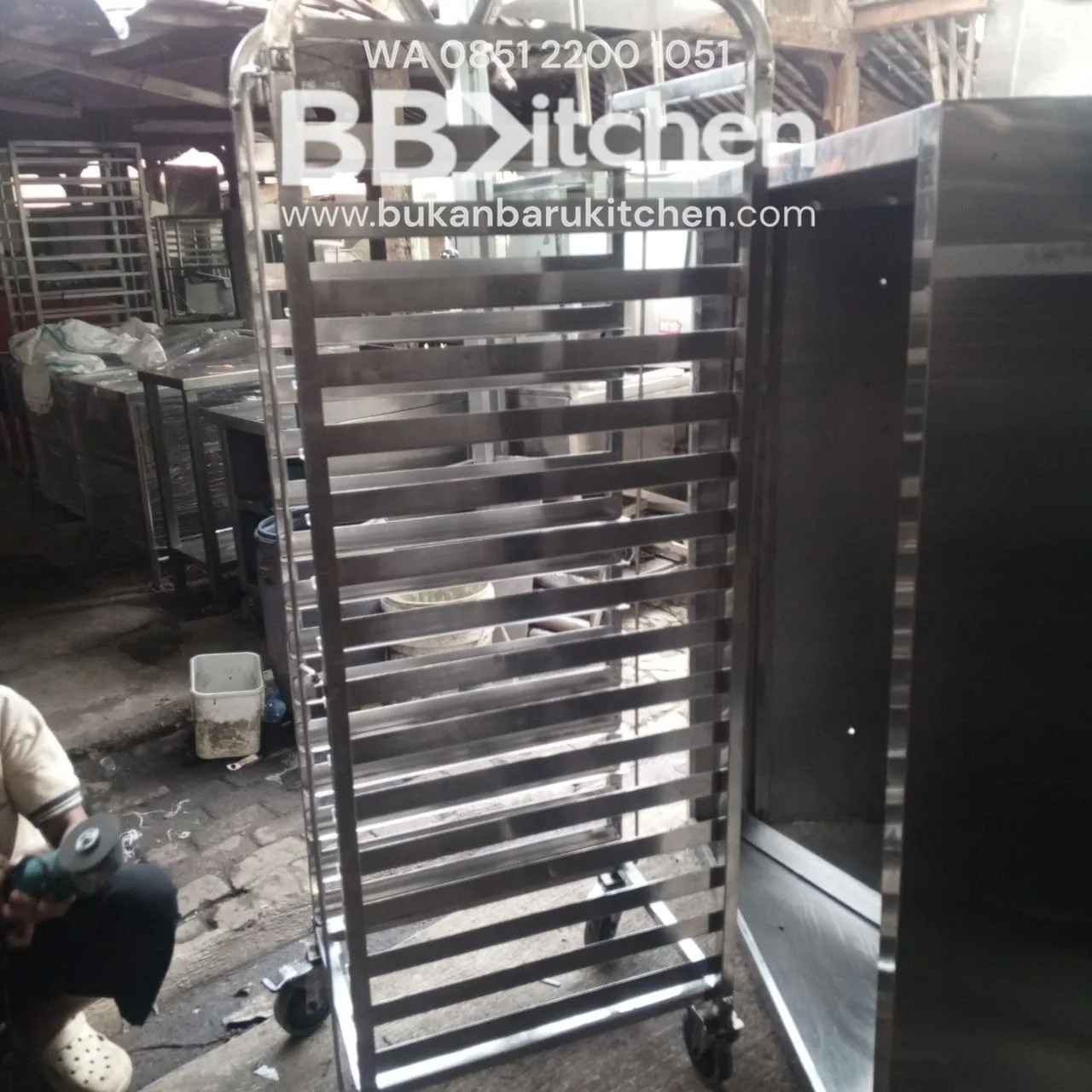 Trolley Bakery 16 Tray Ukuran 47x62x170 untuk Roti dan Kue