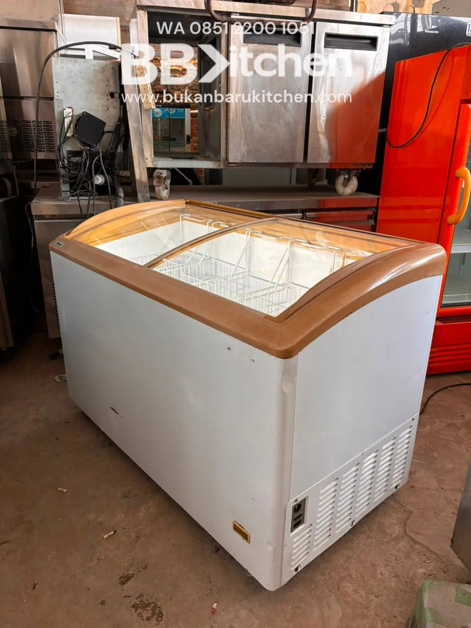Freezer Sliding Kaca Hiron Kapasitas 333 Liter - Image 5
